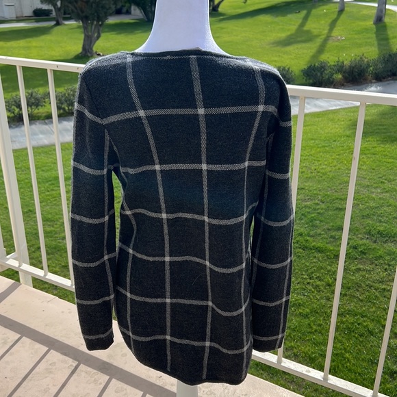 Athleta Dakota merino wool Windowpane sweater sz medium. - Picture 8 of 8